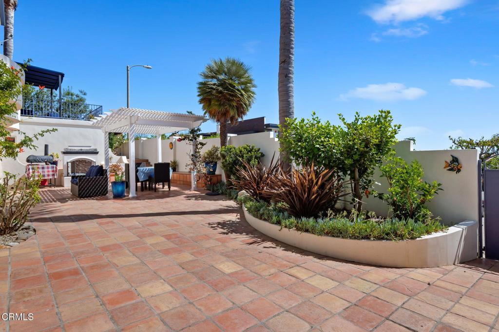 Ventura, California, 93001, United States, ,4 BathroomsBathrooms,Residential,Active,1853317