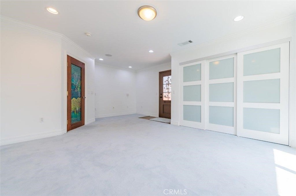 Pasadena, California, 91107, United States, 6 Bedrooms Bedrooms, ,5 BathroomsBathrooms,Residential,Active,1914920