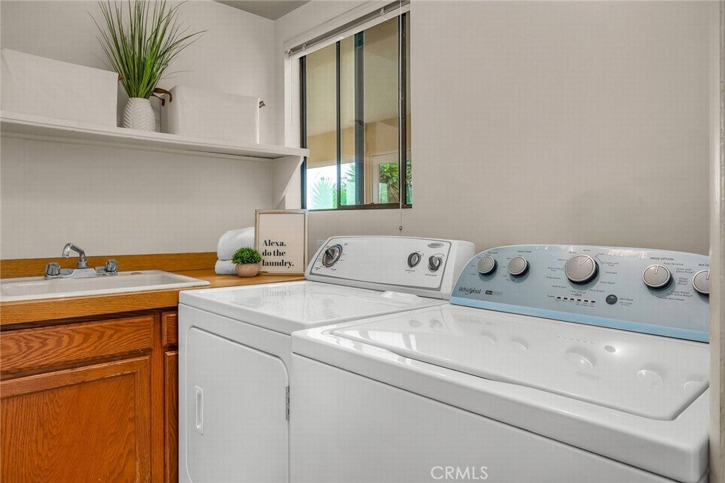 Redondo Beach, California, 90277, United States, 4 Bedrooms Bedrooms, ,3 BathroomsBathrooms,Residential,Active,2007167