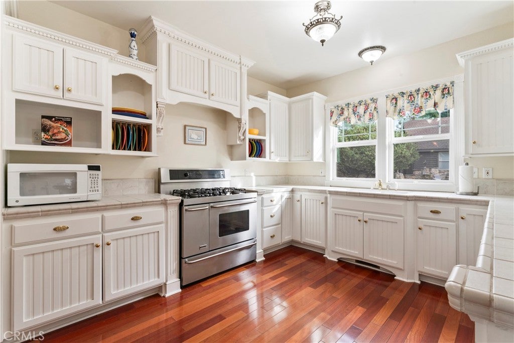 Lake Arrowhead, California, 92352, United States, 4 Bedrooms Bedrooms, ,4 BathroomsBathrooms,Residential,Active,2007295