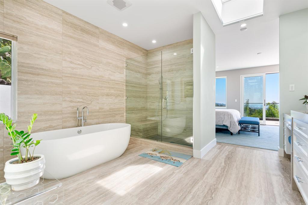 Del Mar, California, 92014, United States, 5 Bedrooms Bedrooms, ,6 BathroomsBathrooms,Residential,Active,2011441