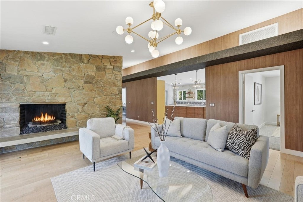 Long Beach, California, 90815, United States, 4 Bedrooms Bedrooms, ,4 BathroomsBathrooms,Residential,Active,1999914