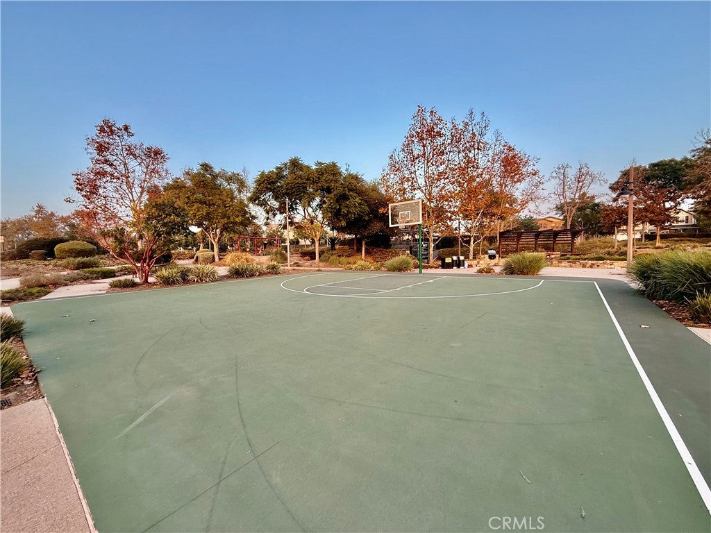 Irvine, California, 92618, United States, 4 Bedrooms Bedrooms, ,5 BathroomsBathrooms,Residential,Pending,2007263