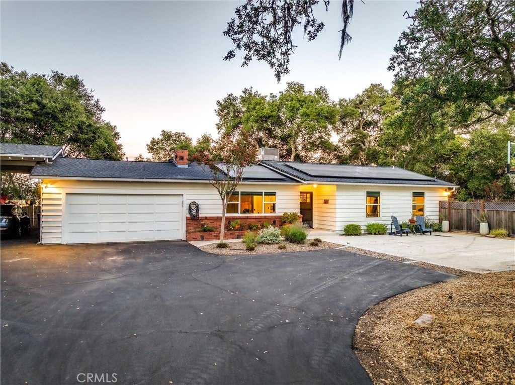 Atascadero, California, 93422, United States, 4 Bedrooms Bedrooms, ,2 BathroomsBathrooms,Residential,Active,1913985