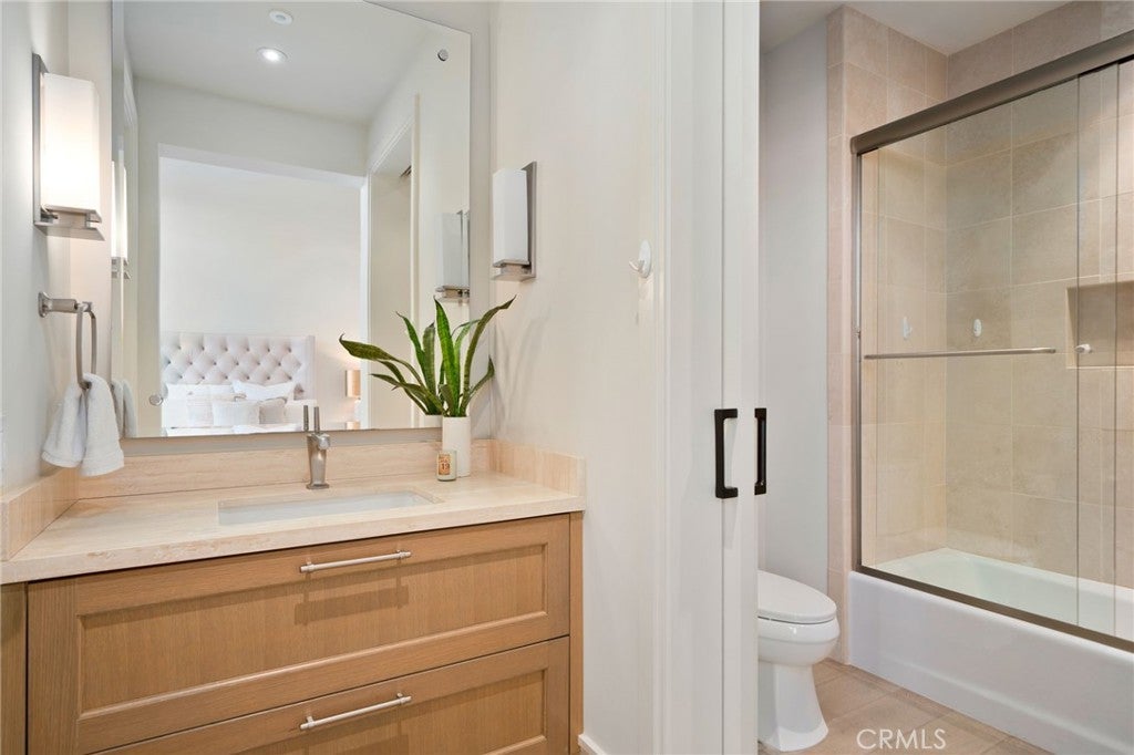 Newport Beach, California, 92660, United States, 2 Bedrooms Bedrooms, ,3 BathroomsBathrooms,Residential,Active,2009419