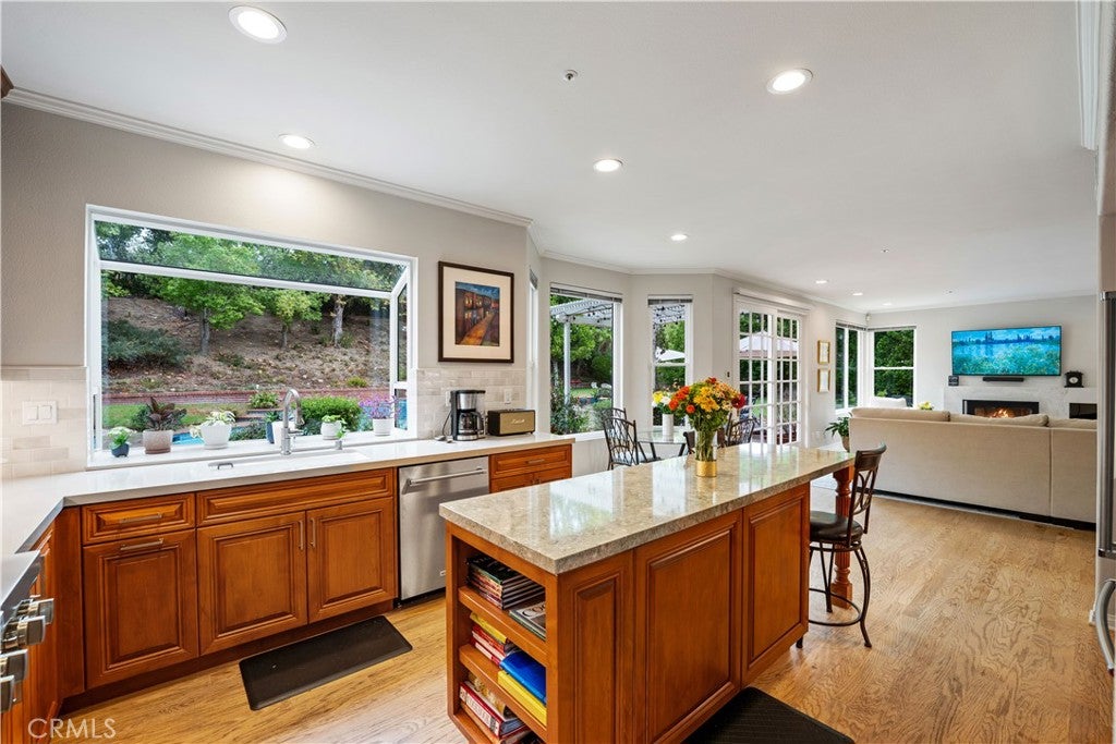 Granada Hills, California, 91344, United States, 5 Bedrooms Bedrooms, ,3 BathroomsBathrooms,Residential,Active,1952998