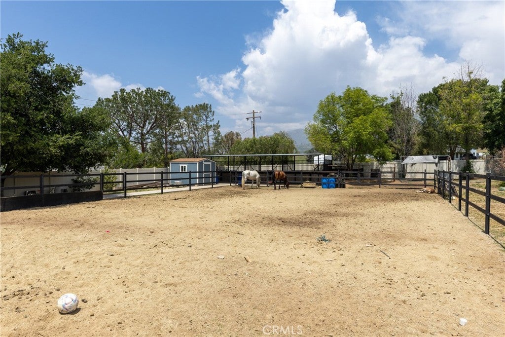 Yucaipa, California, 92399, United States, 5 Bedrooms Bedrooms, ,4 BathroomsBathrooms,Residential,Pending,1985872