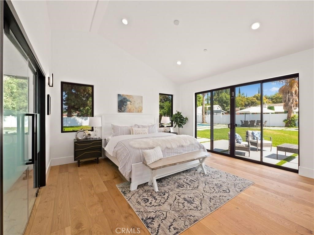 Woodland Hills, California, 91367, United States, 5 Bedrooms Bedrooms, ,5 BathroomsBathrooms,Residential,Pending,1843402