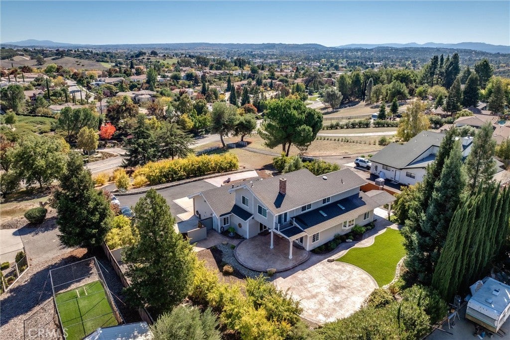 Paso Robles, California, 93446, United States, 4 Bedrooms Bedrooms, ,3 BathroomsBathrooms,Residential,Active,1973344