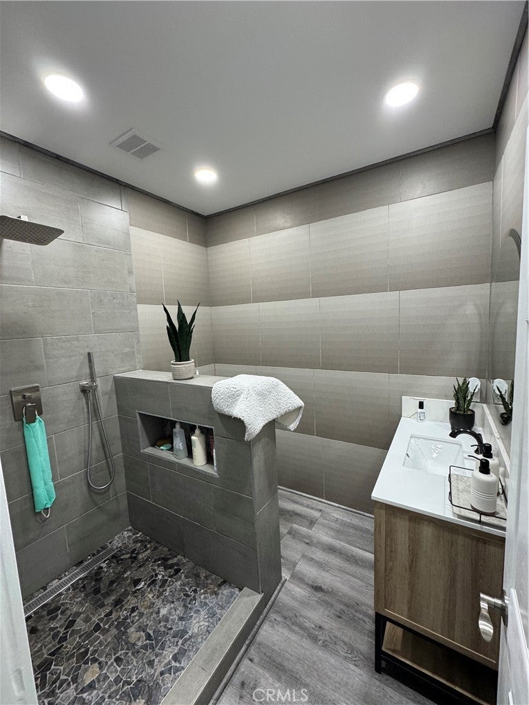 Corona, California, 92882, United States, ,3 BathroomsBathrooms,Residential,Active,1726827