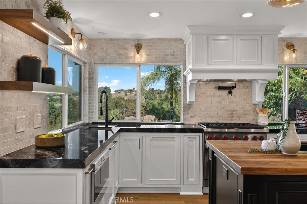 Anaheim, California, 92807, United States, 4 Bedrooms Bedrooms, ,3 BathroomsBathrooms,Residential,Active,1990042