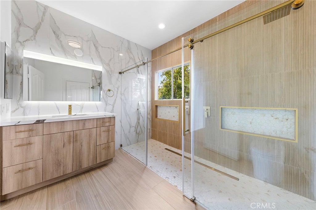 Chino Hills, California, 91709, United States, 5 Bedrooms Bedrooms, ,6 BathroomsBathrooms,Residential,Active,1986872