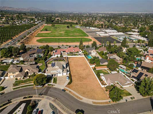 312 SILVERTREE LN, REDLANDS, CA 92374, photo 2 of 9