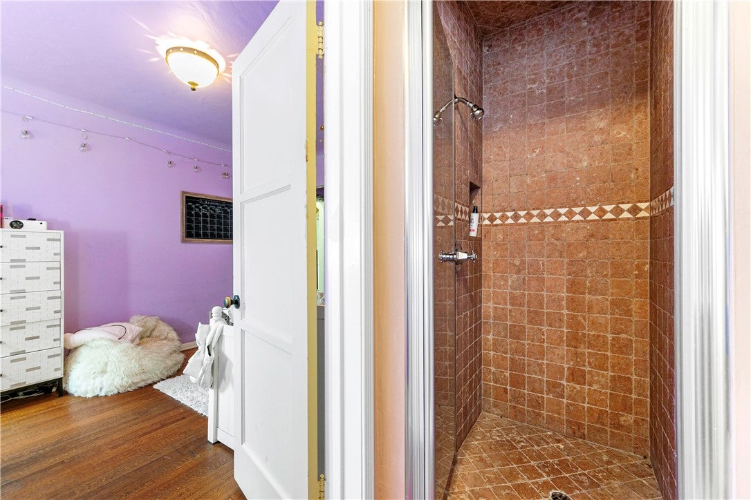 Los Angeles, California, 90035, United States, 3 Bedrooms Bedrooms, ,2 BathroomsBathrooms,Residential,Active,1922738