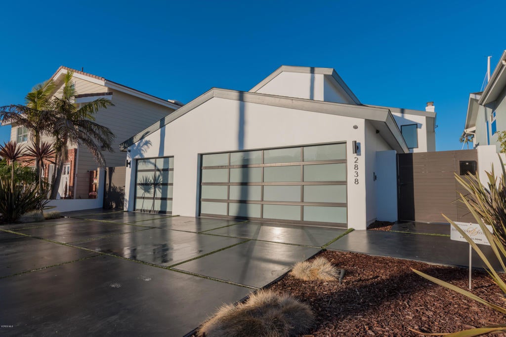 Ventura, California, 93001, United States, 3 Bedrooms Bedrooms, ,3 BathroomsBathrooms,Residential,Contingent,1944076