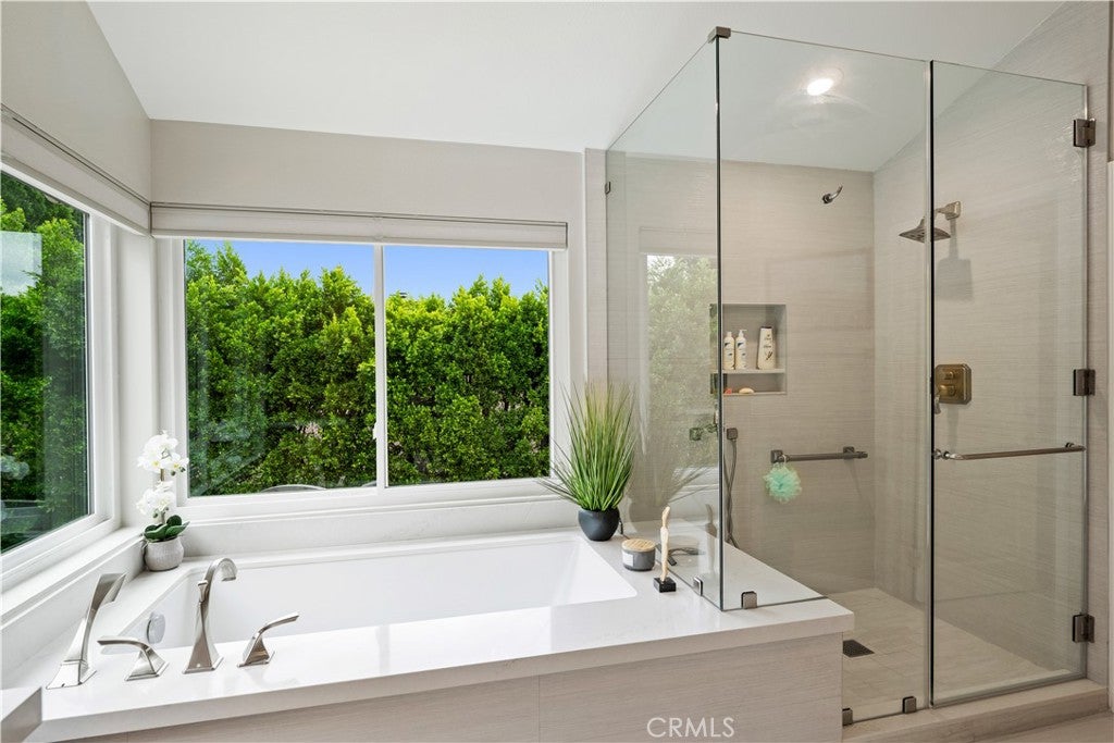 Granada Hills, California, 91344, United States, 5 Bedrooms Bedrooms, ,3 BathroomsBathrooms,Residential,Active,1952998