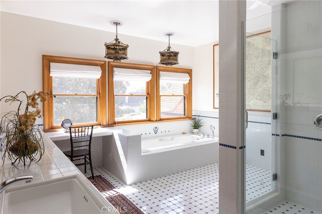 Long Beach, California, 90807, United States, ,7 BathroomsBathrooms,Residential,Active,1824496