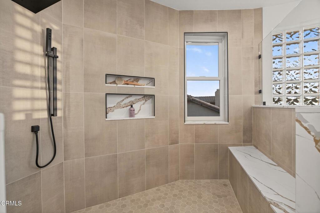 Camarillo, California, 93010, United States, 5 Bedrooms Bedrooms, ,5 BathroomsBathrooms,Residential,Active,1914809