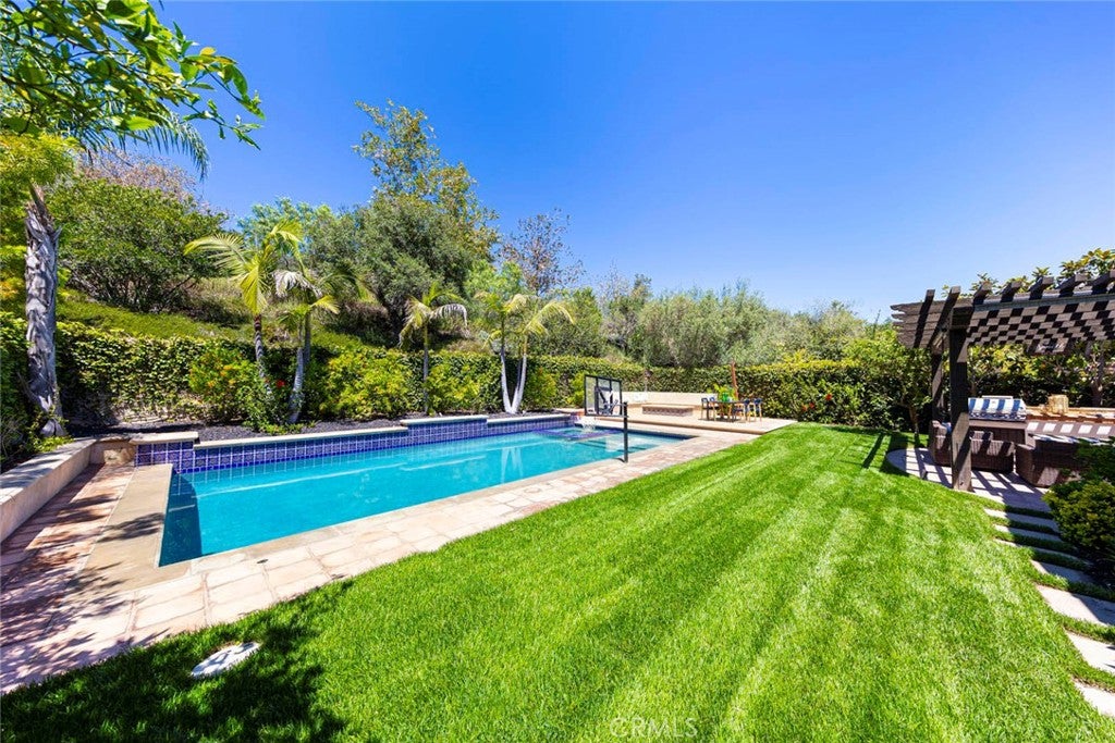 San Clemente, California, 92673, United States, 6 Bedrooms Bedrooms, ,5 BathroomsBathrooms,Residential,Active,1922275