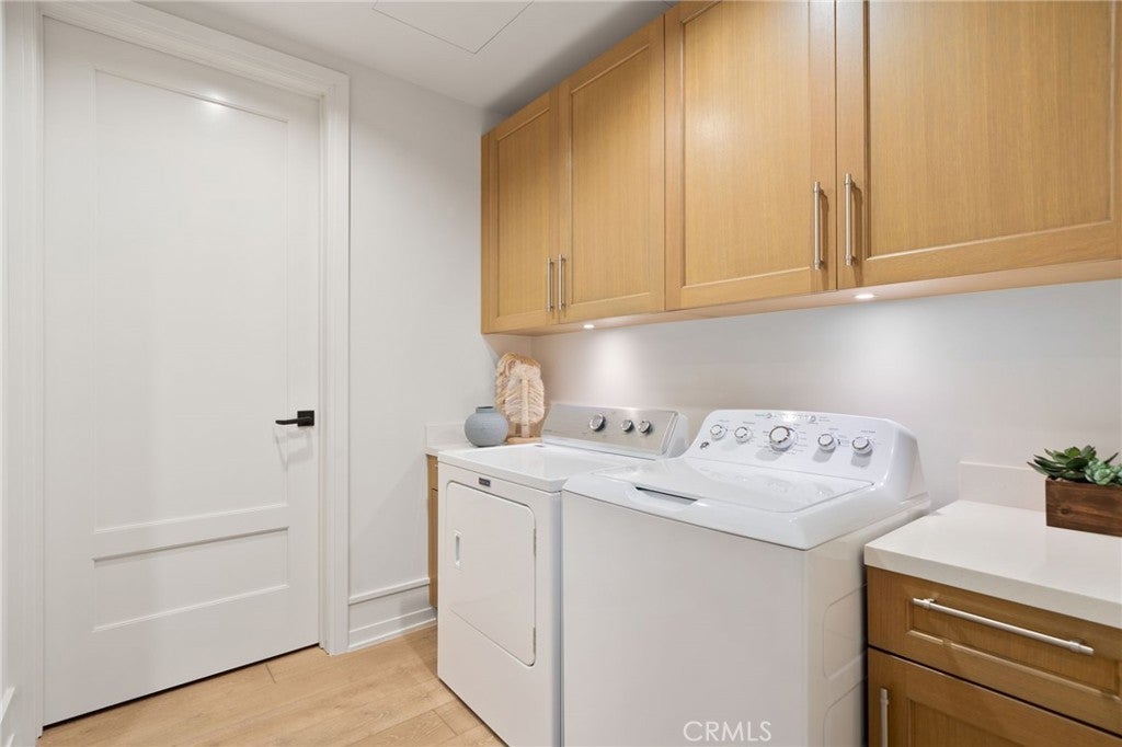 Newport Beach, California, 92660, United States, 2 Bedrooms Bedrooms, ,3 BathroomsBathrooms,Residential,Active,2009419