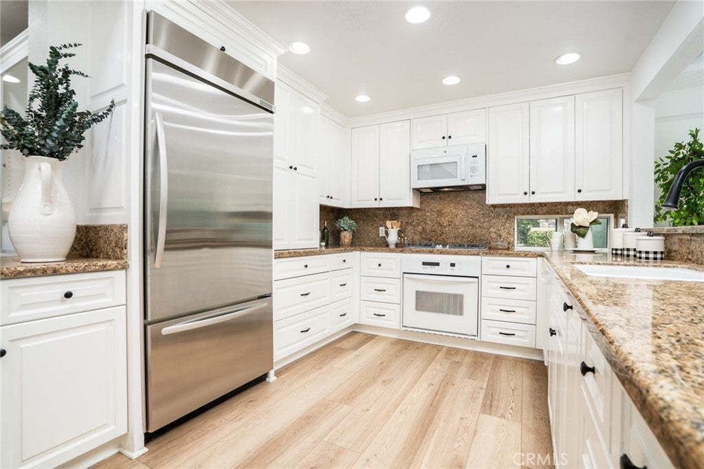 Huntington Beach, California, 92647, United States, 4 Bedrooms Bedrooms, ,3 BathroomsBathrooms,Residential,Active,2037145