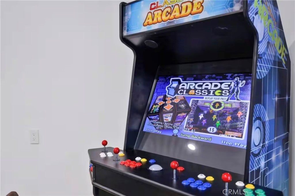 Big Bear Lake, California, 92315, United States, 4 Bedrooms Bedrooms, ,4 BathroomsBathrooms,Residential,Active,1999274