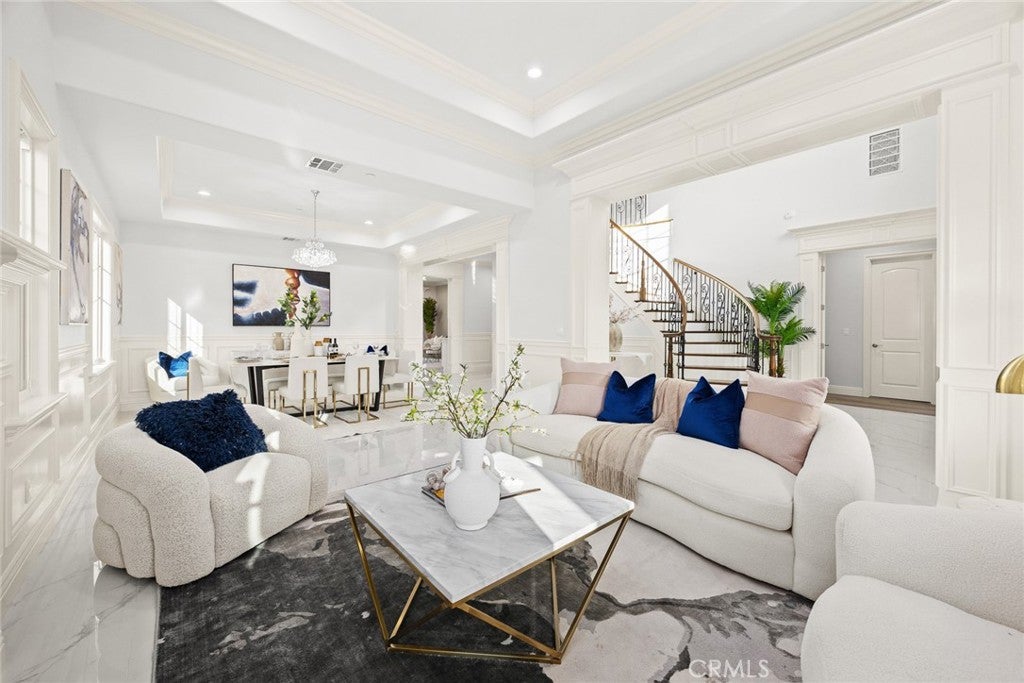 Temple City, California, 91780, United States, 5 Bedrooms Bedrooms, ,6 BathroomsBathrooms,Residential,Active,2011875