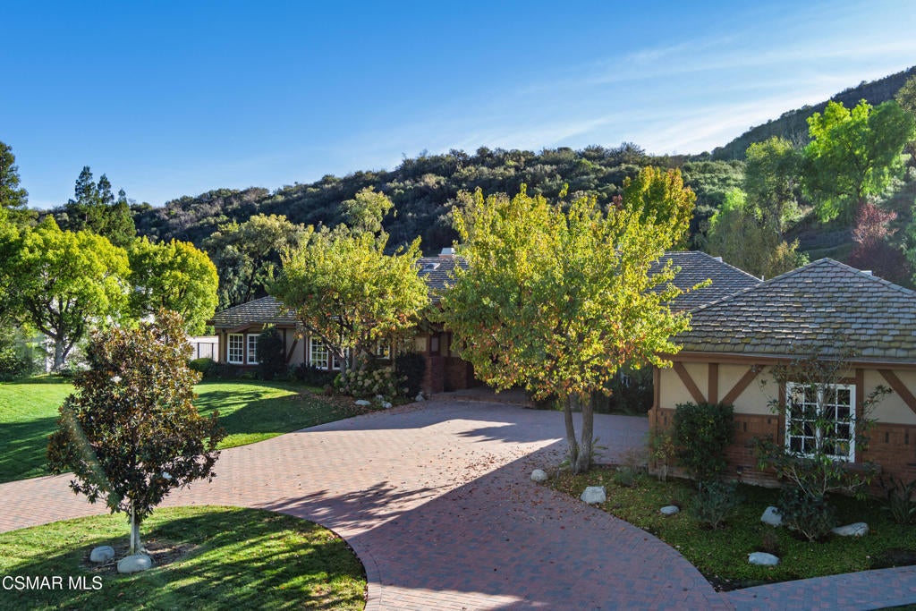 Agoura Hills, California, 91301, United States, 5 Bedrooms Bedrooms, ,5 BathroomsBathrooms,Residential,Active,1990655