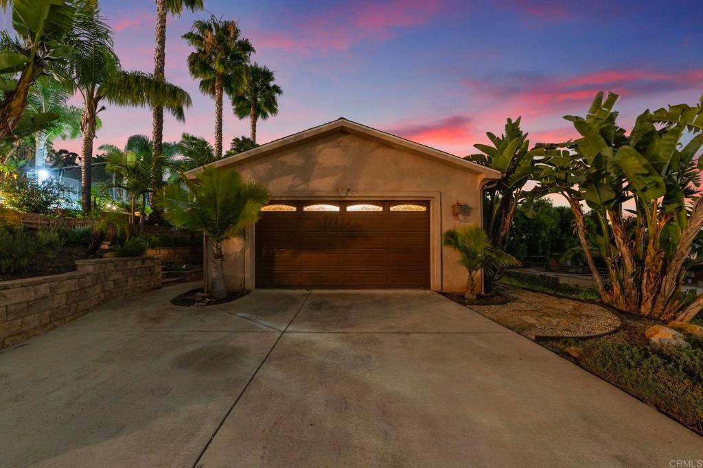 Escondido, California, 92025, United States, 5 Bedrooms Bedrooms, ,4 BathroomsBathrooms,Residential,Active,1969680