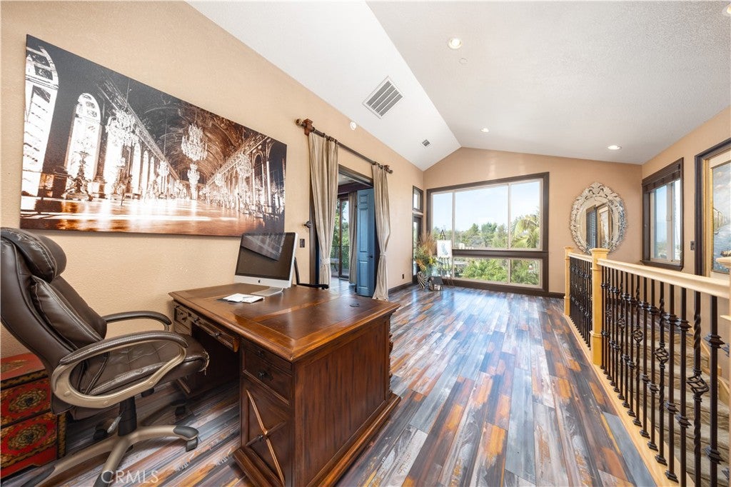 Pomona, California, 91766, United States, 5 Bedrooms Bedrooms, ,5 BathroomsBathrooms,Residential,Active,1989773