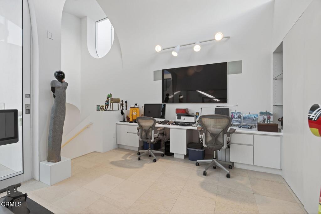 Oxnard, California, 93035, United States, 4 Bedrooms Bedrooms, ,5 BathroomsBathrooms,Residential,Active,1904736