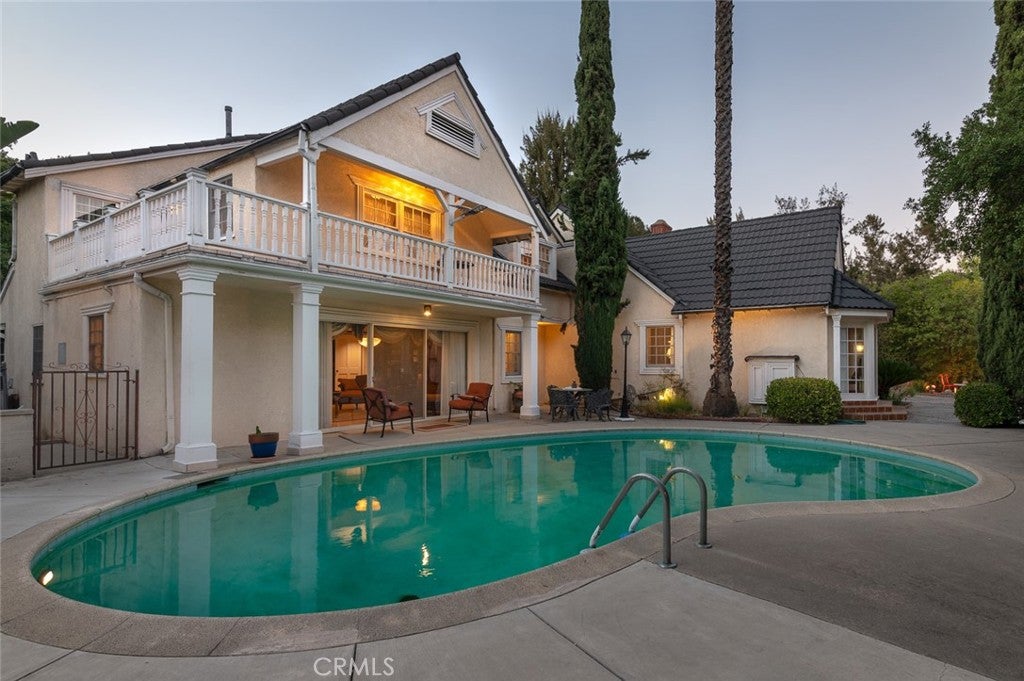 Glendale, California, 91207, United States, 4 Bedrooms Bedrooms, ,4 BathroomsBathrooms,Residential,Active,1945087