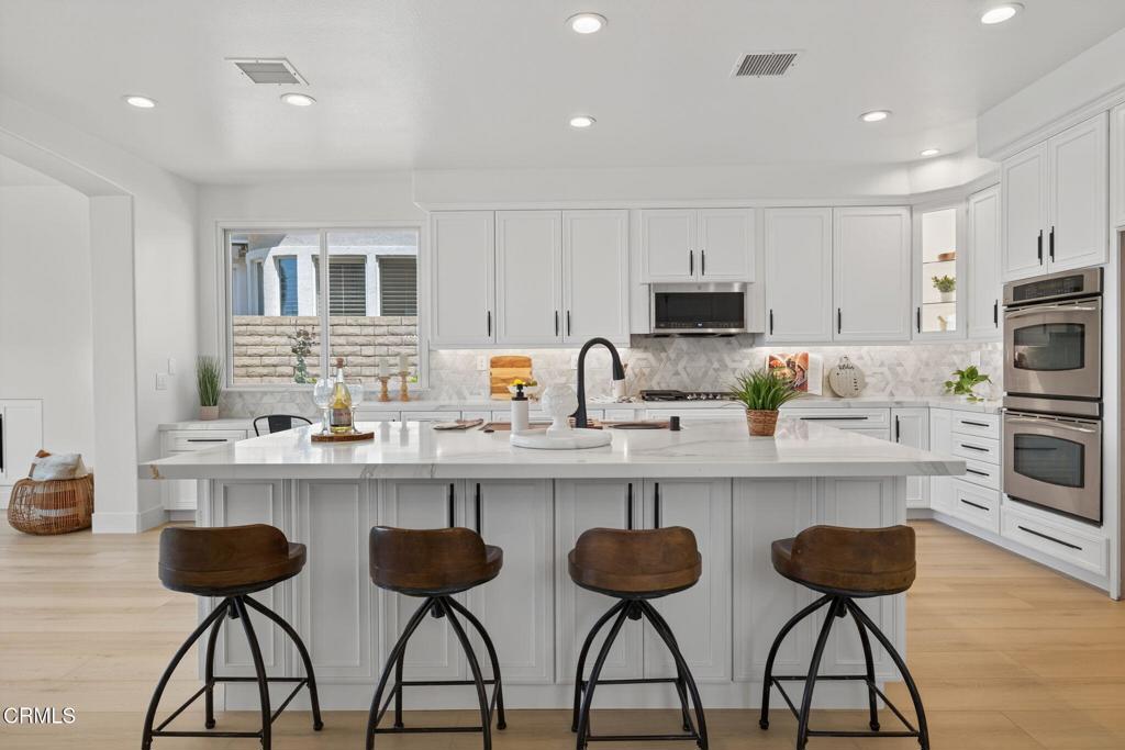 Camarillo, California, 93010, United States, 5 Bedrooms Bedrooms, ,5 BathroomsBathrooms,Residential,Active,1914809