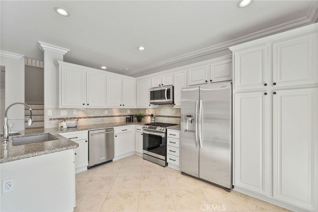 Rancho Santa Margarita, California, 92688, United States, 6 Bedrooms Bedrooms, ,3 BathroomsBathrooms,Residential,Active,2010204