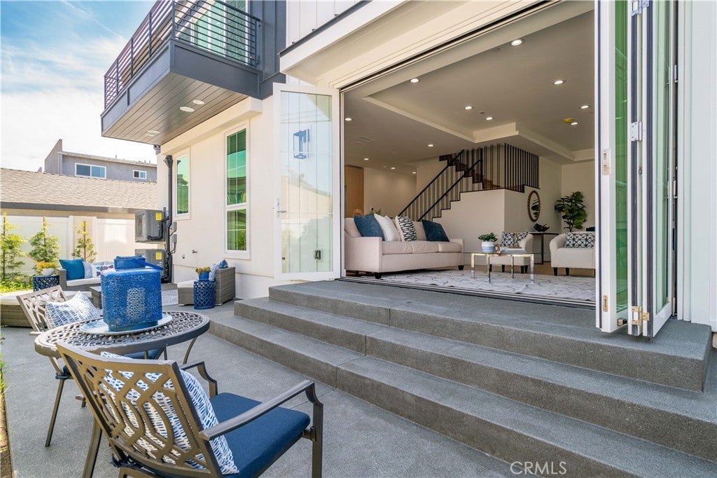 Redondo Beach, California, 90278, United States, 5 Bedrooms Bedrooms, ,5 BathroomsBathrooms,Residential,Active,1959976