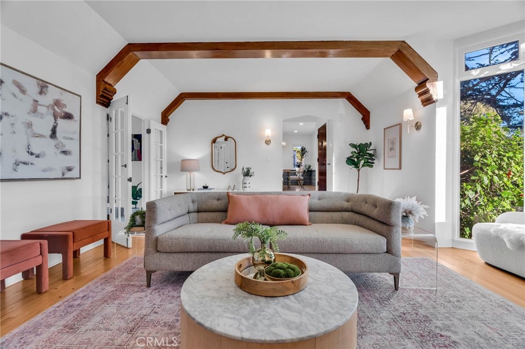 Glendale, California, 91202, United States, 3 Bedrooms Bedrooms, ,3 BathroomsBathrooms,Residential,Active,1967125