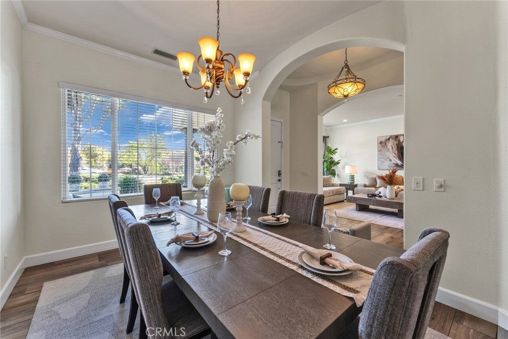 Claremont, California, 91711, United States, 5 Bedrooms Bedrooms, ,4 BathroomsBathrooms,Residential,Active,2010578