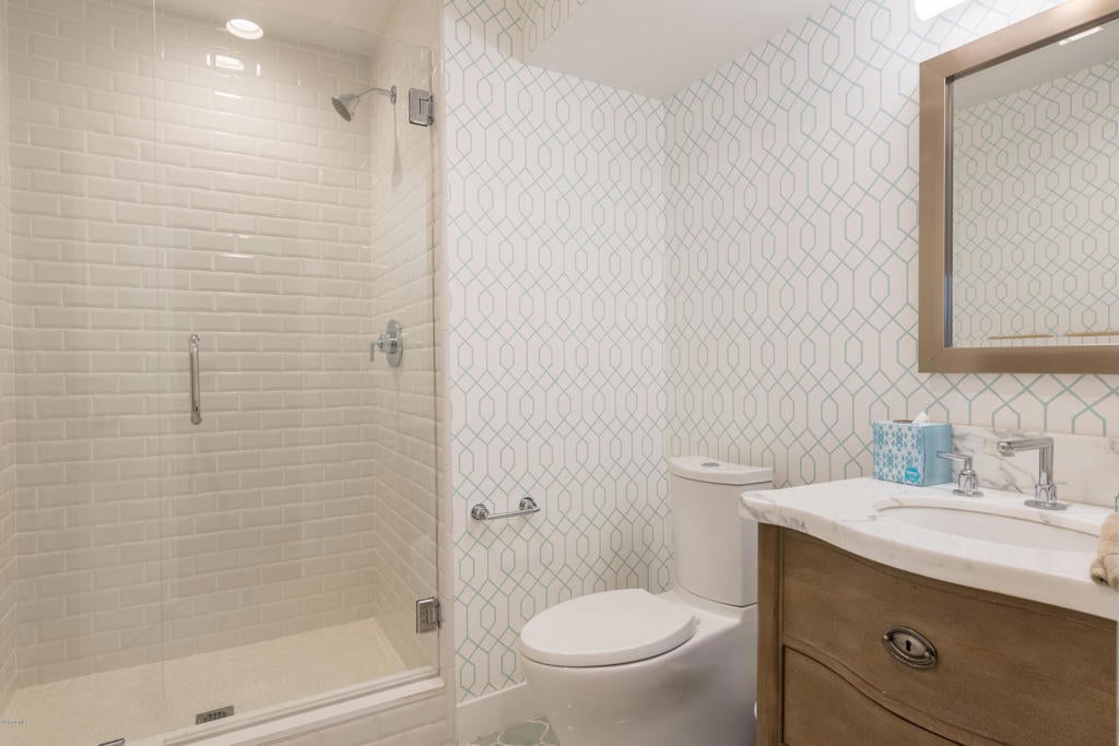Ventura, California, 93001, United States, 3 Bedrooms Bedrooms, ,3 BathroomsBathrooms,Residential,Contingent,1944076