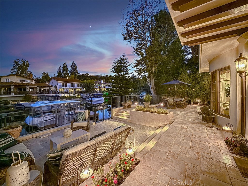 Westlake Village, California, 91361, United States, 3 Bedrooms Bedrooms, ,4 BathroomsBathrooms,Residential,Active,1985851