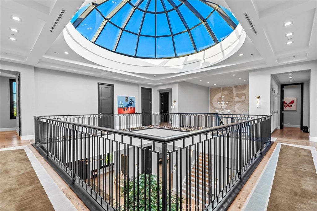 Los Angeles, California, 90077, United States, 8 Bedrooms Bedrooms, ,12 BathroomsBathrooms,Residential,Active,1905105