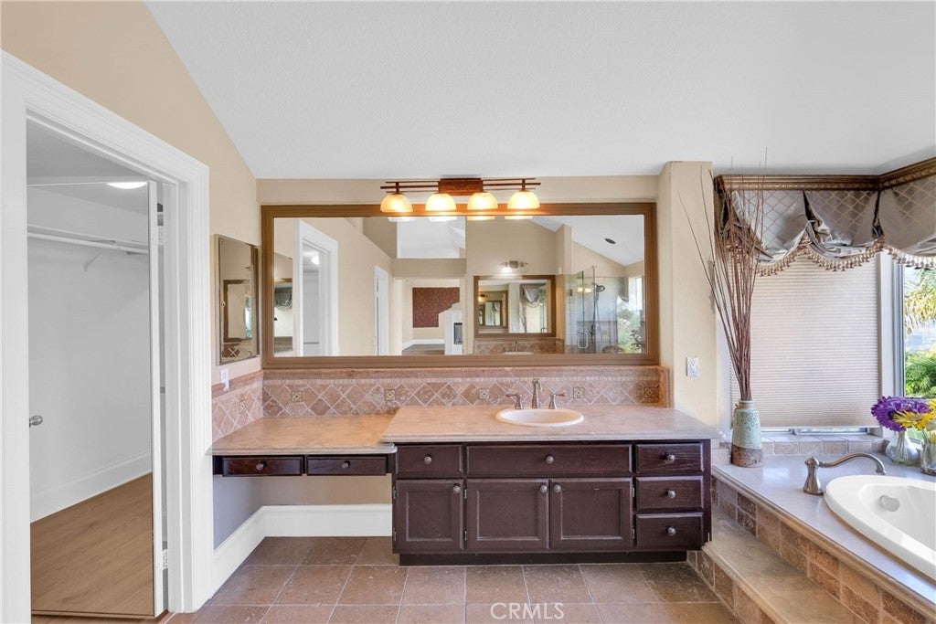 Walnut, California, 91789, United States, 5 Bedrooms Bedrooms, ,5 BathroomsBathrooms,Residential,Active,1952624