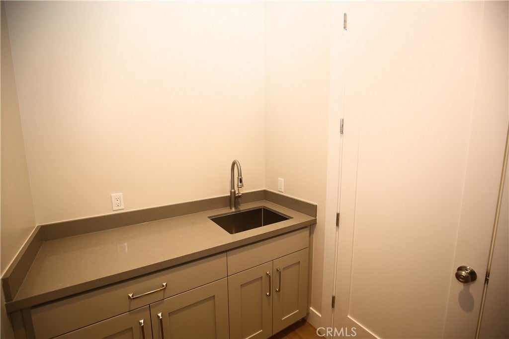 Paso Robles, California, 93446, United States, 4 Bedrooms Bedrooms, ,4 BathroomsBathrooms,Residential,Active,1808249