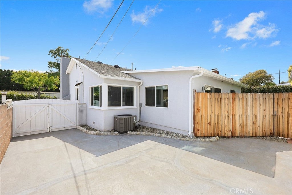 Los Angeles, California, 90034, United States, 5 Bedrooms Bedrooms, ,5 BathroomsBathrooms,Residential,Active,1899242