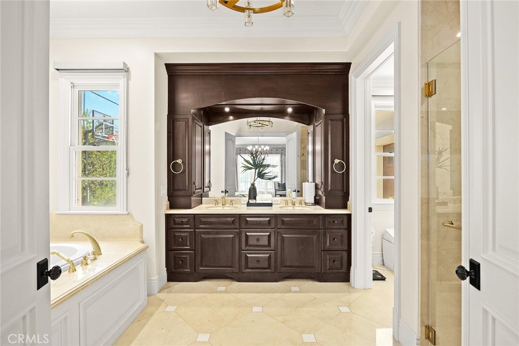 Arcadia, California, 91007, United States, 6 Bedrooms Bedrooms, ,7 BathroomsBathrooms,Residential,Pending,1898195