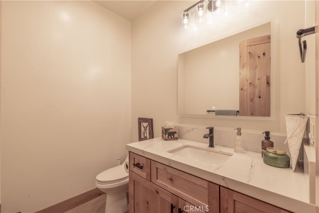 Big Bear City, California, 92314, United States, ,4 BathroomsBathrooms,Residential,Active,1839760