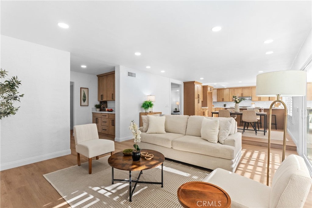 Lake Forest, California, 92630, United States, 5 Bedrooms Bedrooms, ,3 BathroomsBathrooms,Residential,Active,2002616