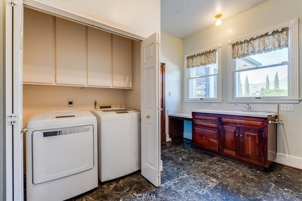 Paso Robles, California, 93446, United States, 4 Bedrooms Bedrooms, ,5 BathroomsBathrooms,Residential,Active,2016421