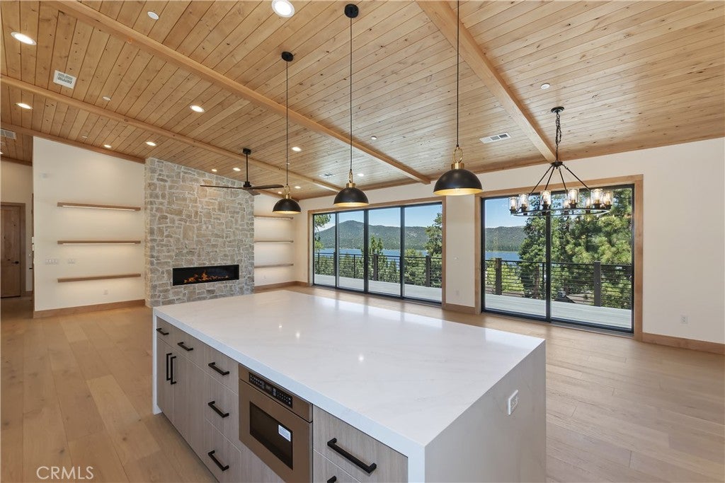 Big Bear Lake, California, 92315, United States, 5 Bedrooms Bedrooms, ,6 BathroomsBathrooms,Residential,Active,1914782