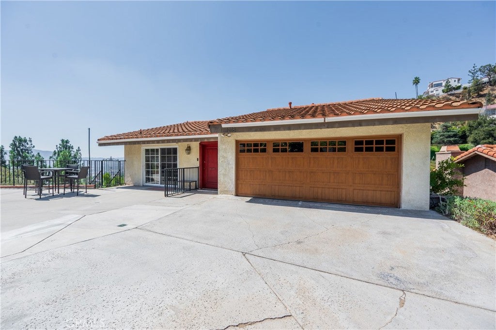 Burbank, California, 91501, United States, 5 Bedrooms Bedrooms, ,5 BathroomsBathrooms,Residential,Active,1943797