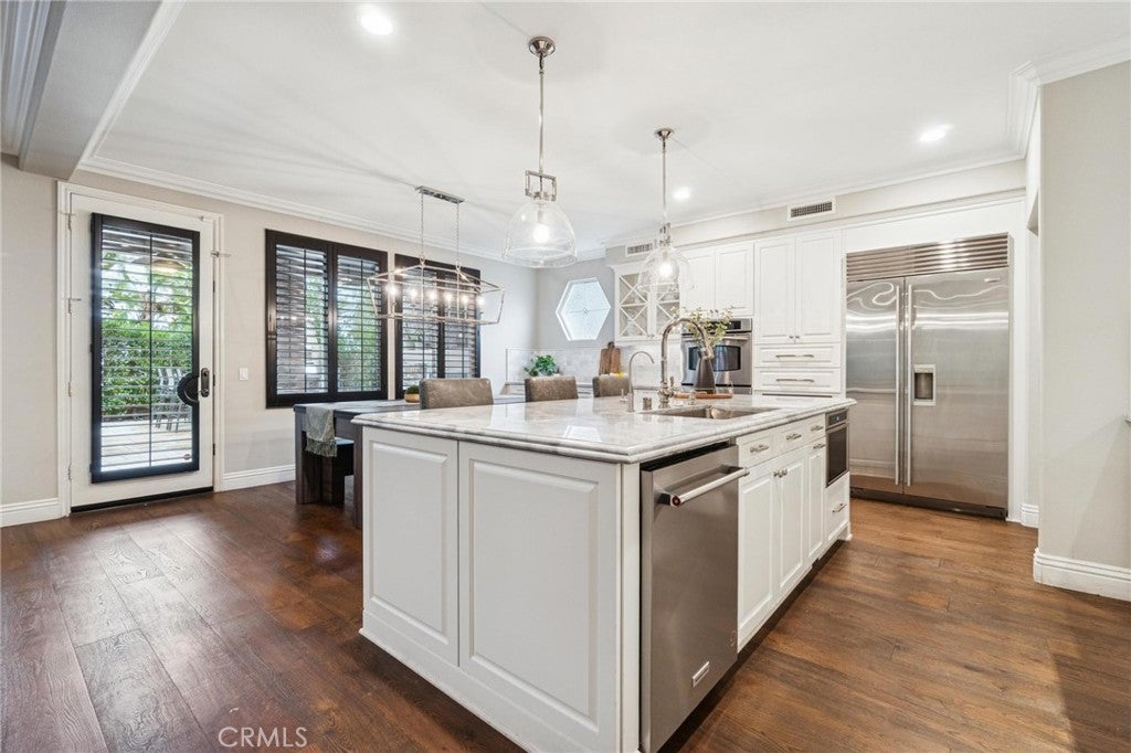 Valencia, California, 91354, United States, 6 Bedrooms Bedrooms, ,6 BathroomsBathrooms,Residential,Active,2008301